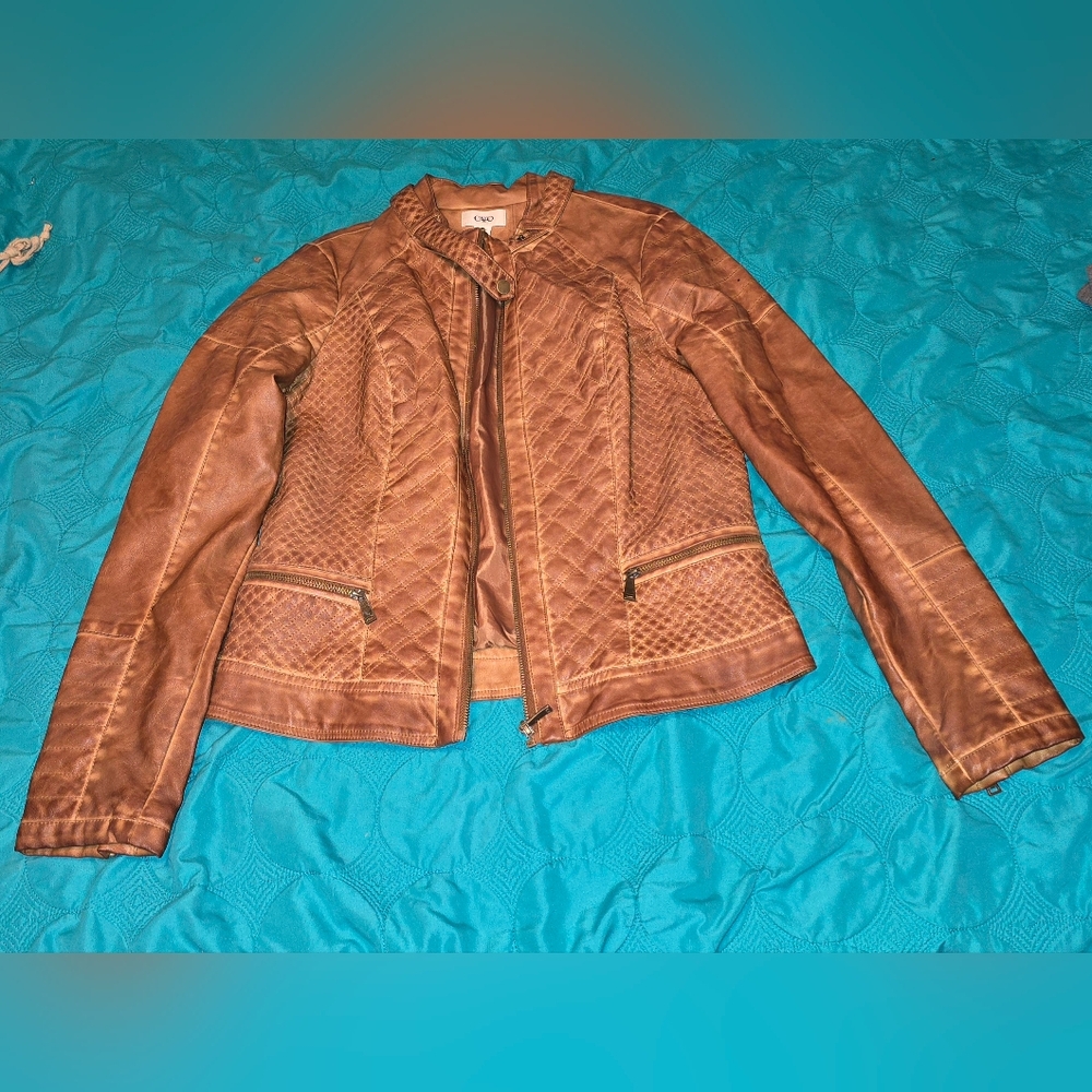Cato zip front pleather jacket. Mottled brown, quilted areas. Size small